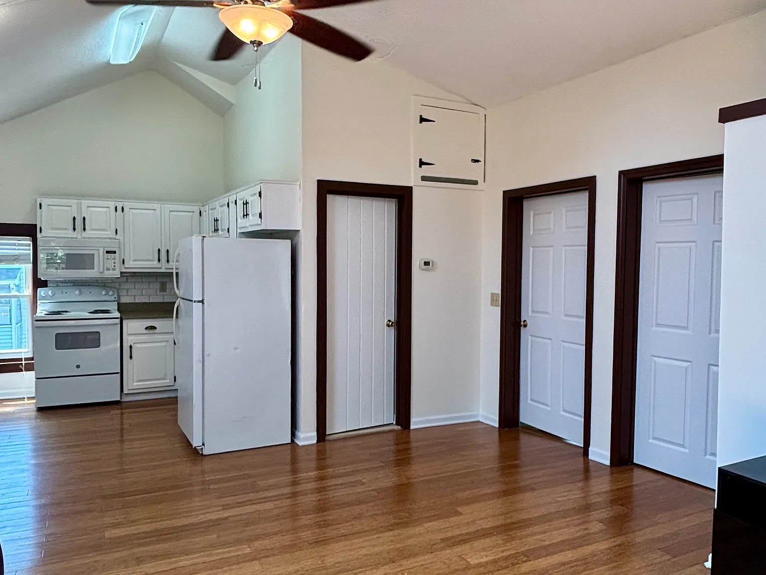 2 bed, 800 sqft, $1,900 — Photo 4
