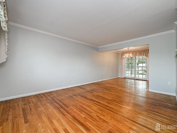 4th image of 3217 Clark Ln