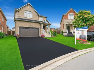 18 Kawana Rd, Brampton, ON L6Y0W2