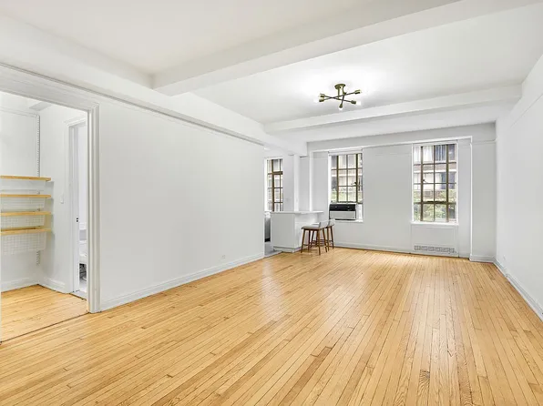333 W 56th St APT 3H, New York, NY 10019