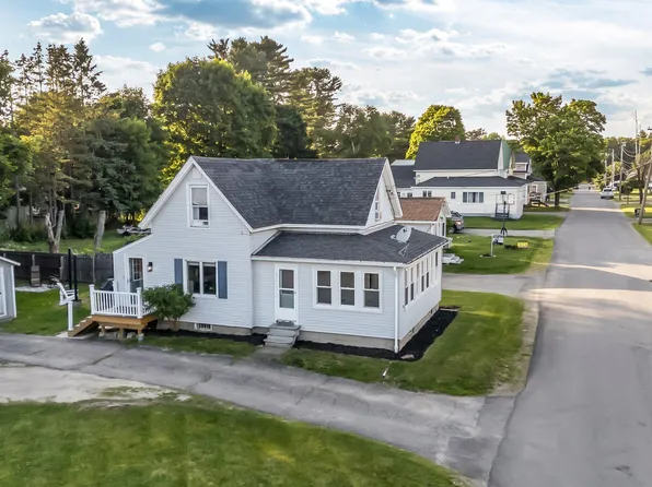 8 Vafiades Avenue, Hermon, ME 04401