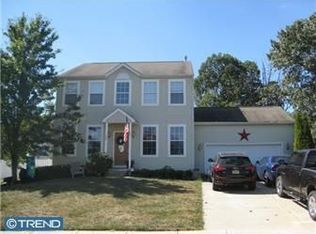 18 Thorn Briar Ln, Burlington, NJ 08016