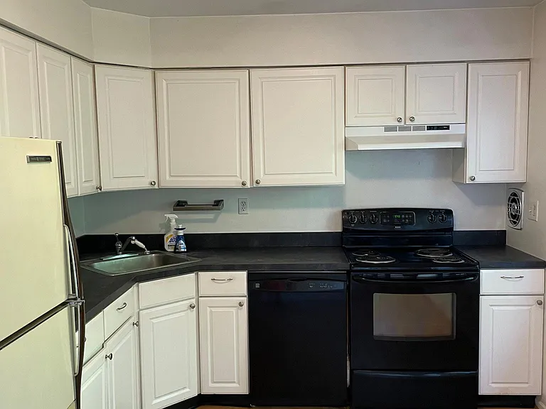 1759 Finch Ct #B — Photo 9