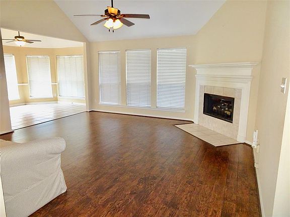 4th image of 7158 Lakeshore Dr