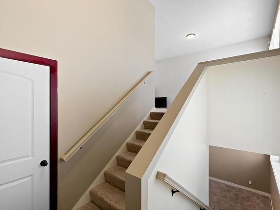5th image of 2938 Sheridan Ave N