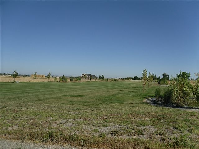 2nd image of 3810 Gary Cir