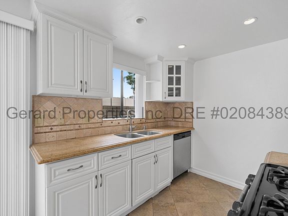 2nd image of 7951 Moonshadow Cir #4