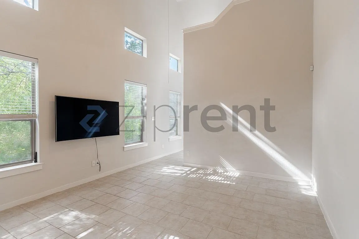 2001 Faro Dr — Photo 3