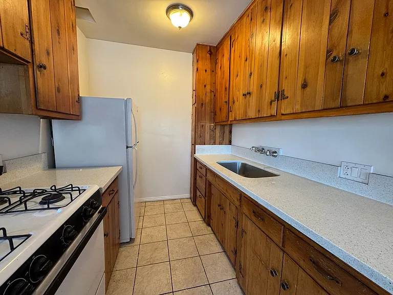 216 N Cordova St #C — Photo 5