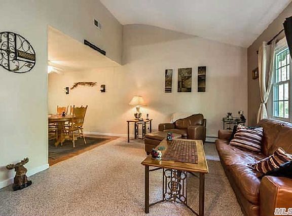 4th image of 21 Canterbury Blvd