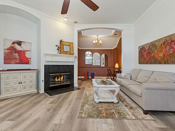 3rd image of 6800 Forest Hills Dr