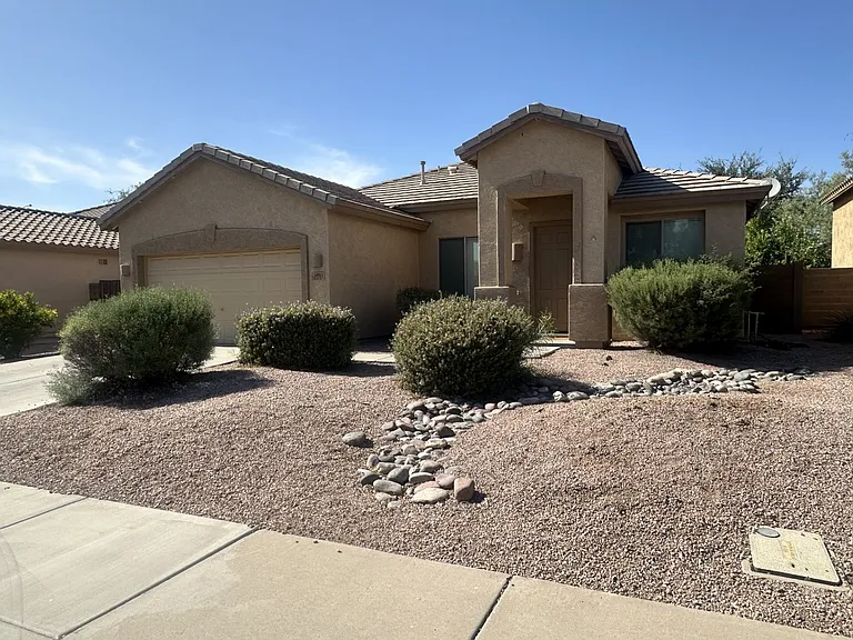 3032 E Bluebird Pl — Photo 1