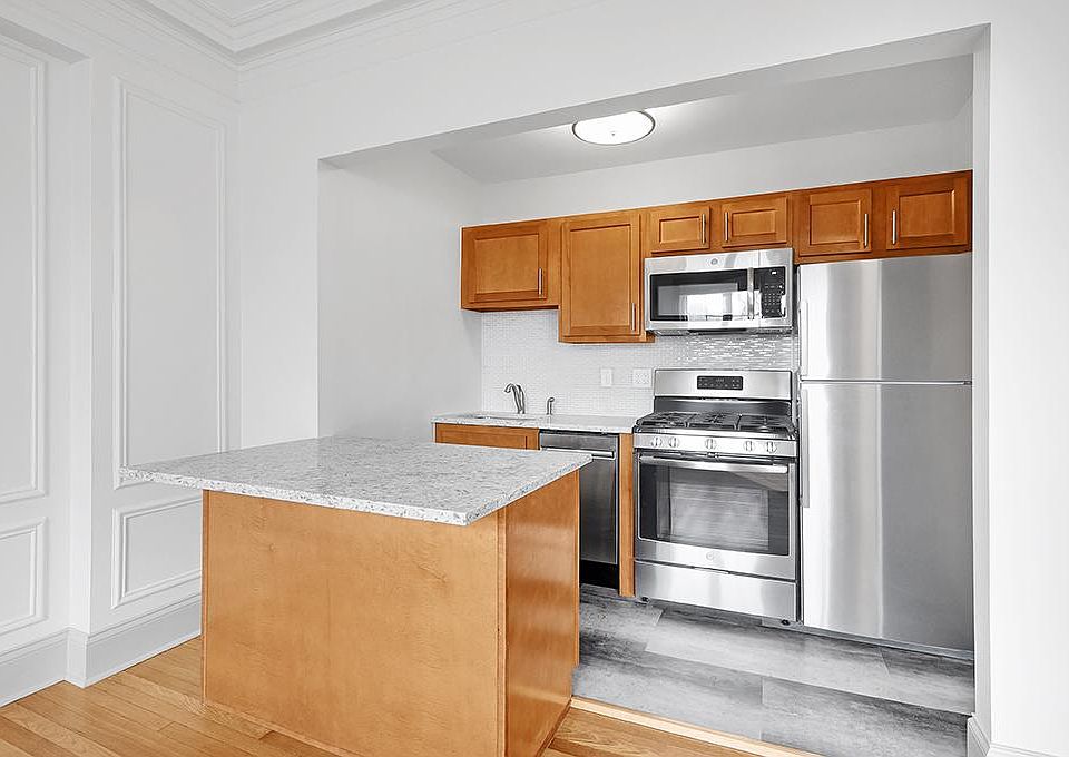1st image of 245 Union Blvd #518