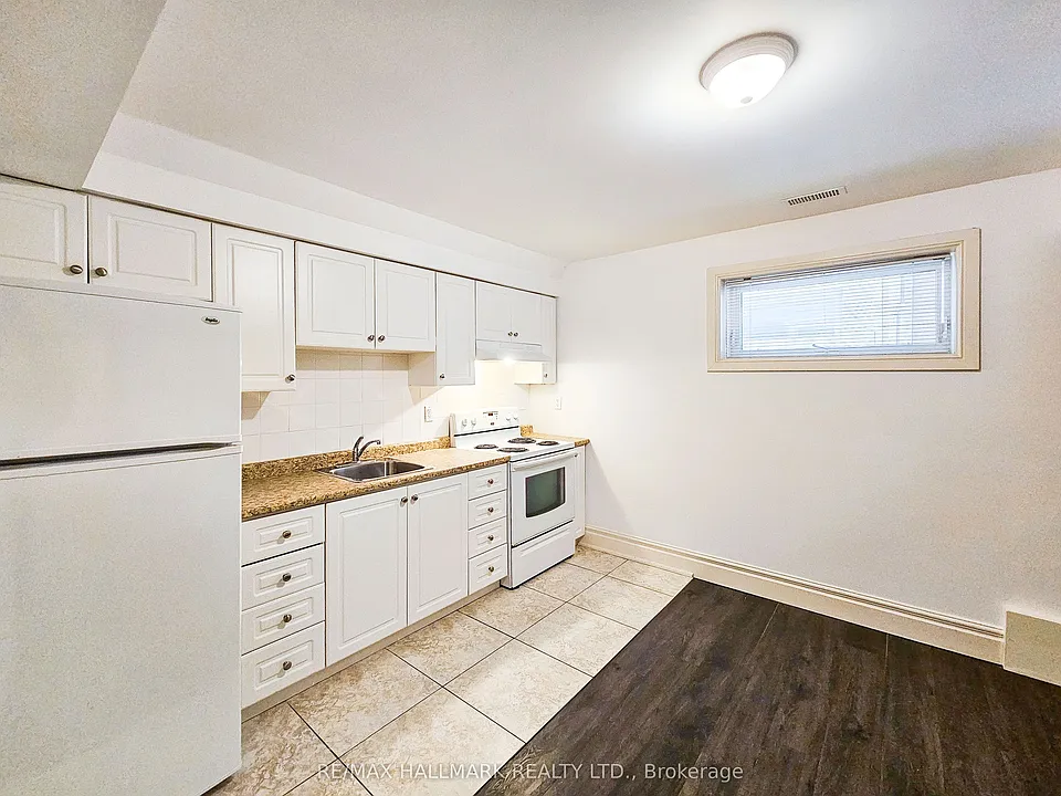 22 Roberta Dr #2