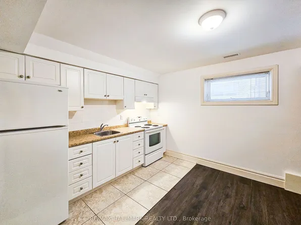 22 Roberta Dr Basement 2, Toronto, ON M6A 2J5