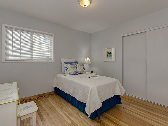 5th image of 1077 S Mayfair Ave
