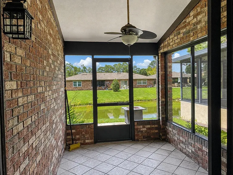 614 Lake Carolyn Cir — Photo 14