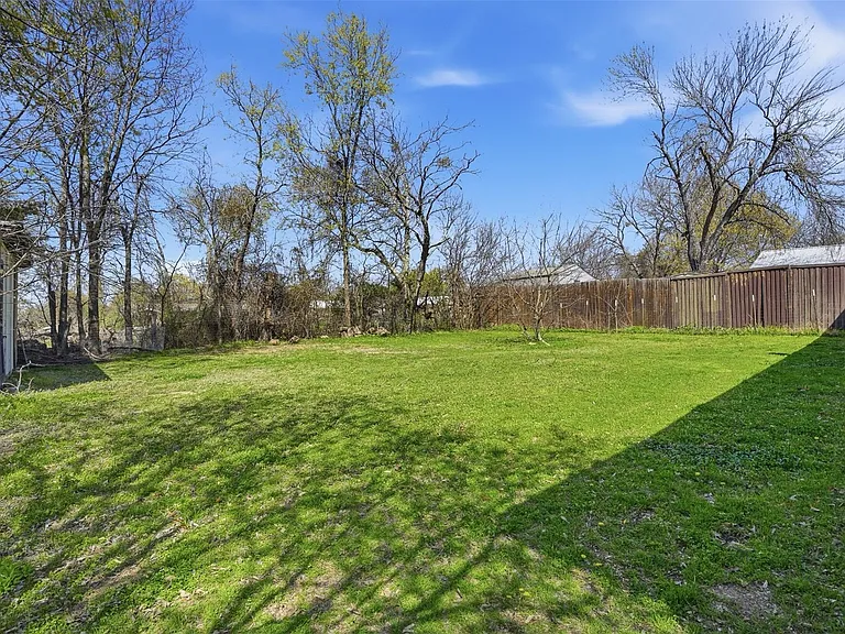 308 W Lamm St — Photo 19