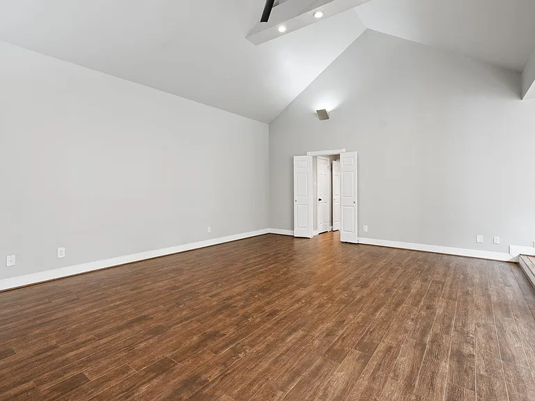 230 Lakeside Blvd — Photo 21