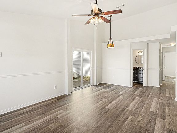 3rd image of 3021 Penn Meade Way