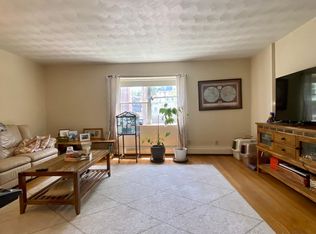 9 Wesley St APT 2, Newton, MA 02458