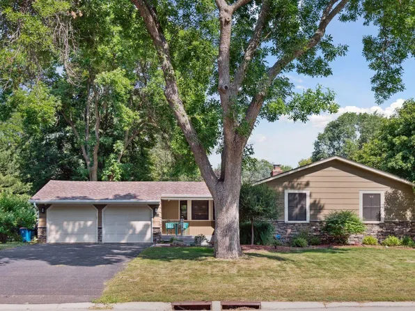 3516 Canterbury Dr, Bloomington, MN 55431