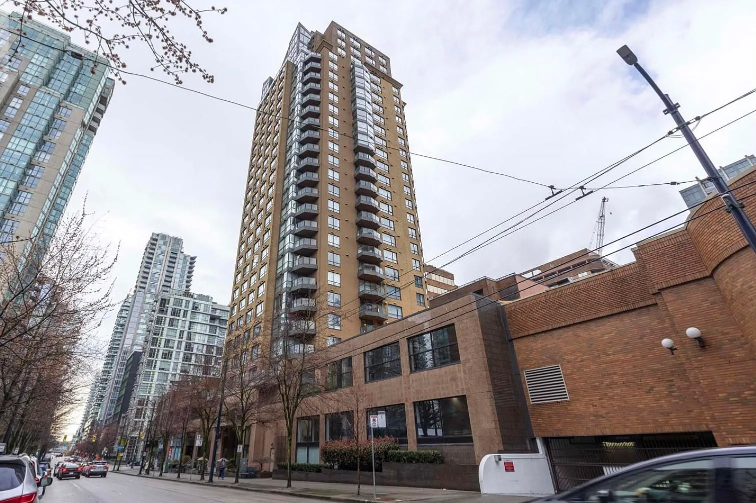 1 bed, 606 sqft, $2,590 — Photo 1