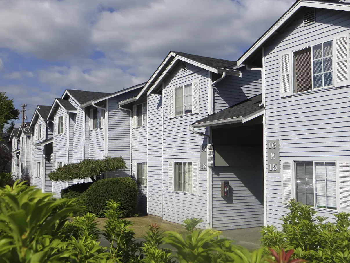 Liberty Square Apartments — Photo 1