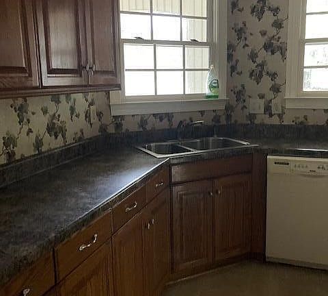 3rd image of 373 Van Davis Rd NW