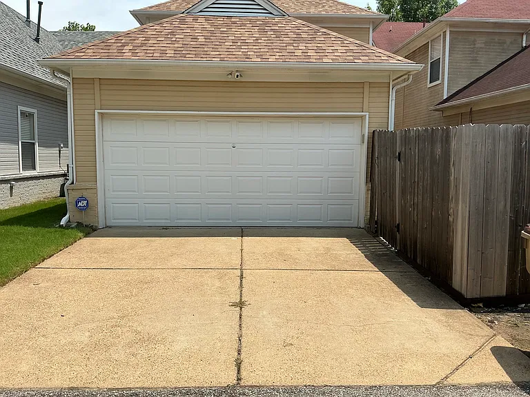 1459 Down River Dr — Photo 16