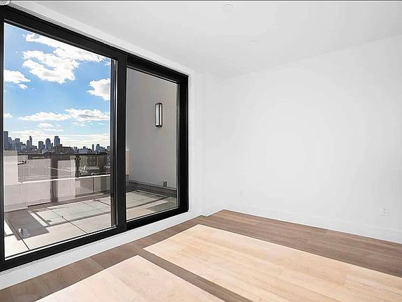 4th image of 23-33 Astoria Blvd #7