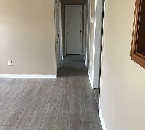 4th image of 1119 E 6th St