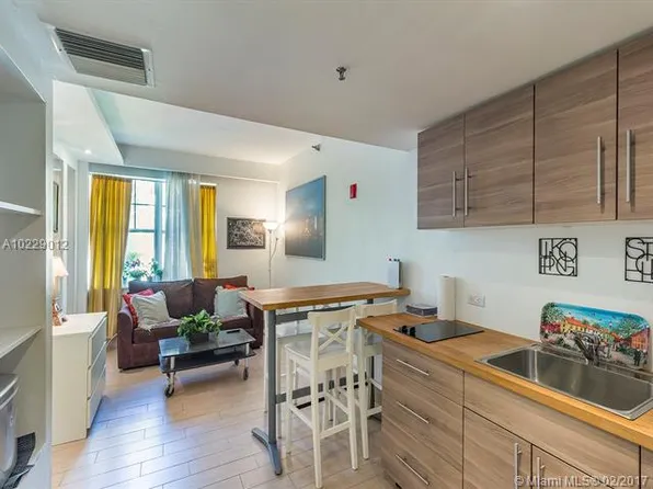 100 Collins Ave #204, Miami Beach, FL 33139