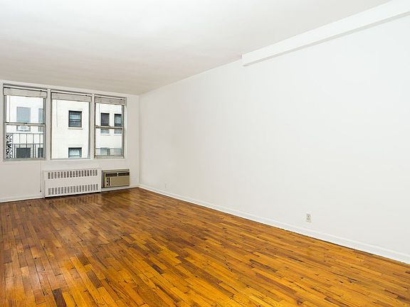 3rd image of 180 Thompson St #5A