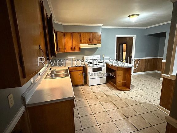 2nd image of 1922 Saint Elmo Ave
