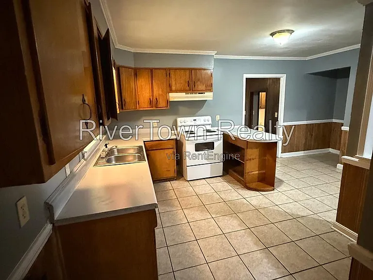 1922 Saint Elmo Ave — Photo 2