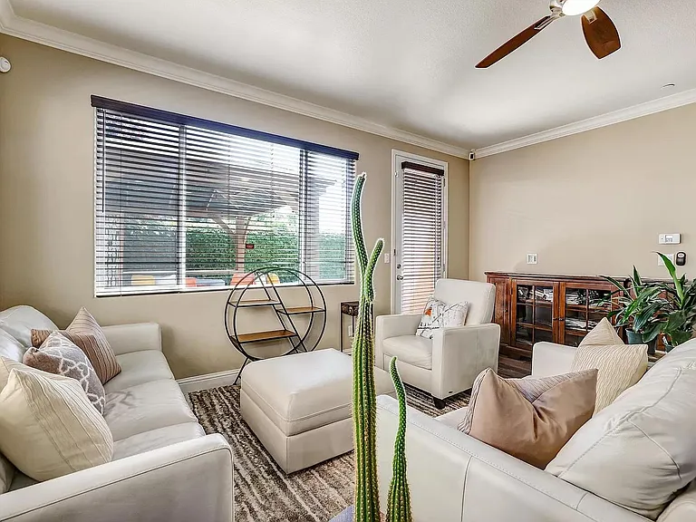 3921 W Payson Ave — Photo 19