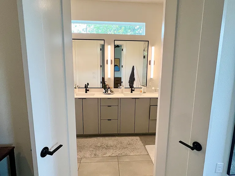 2407 Crossman Ave — Photo 13