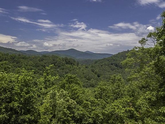 4th image of 515 Confederate Dr