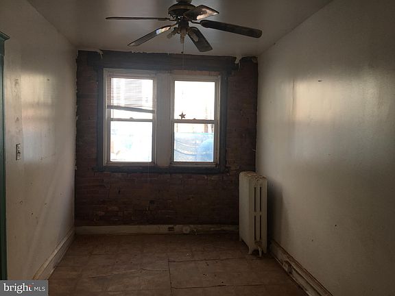 5th image of 439 W Annsbury St