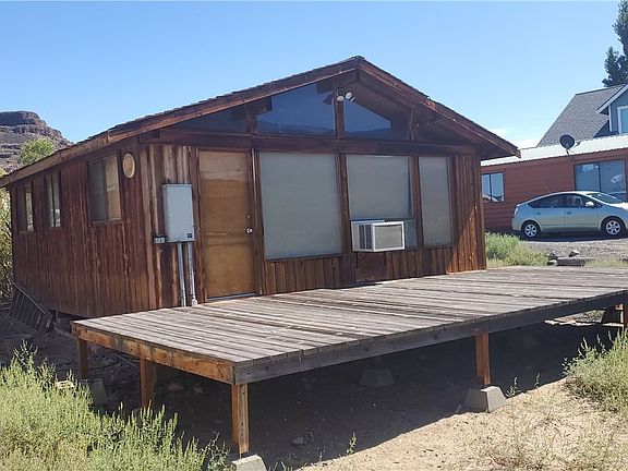 3rd image of 1078 River Dr SW