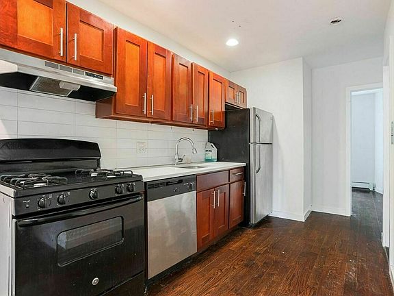 3rd image of 188 Tompkins Ave #2G