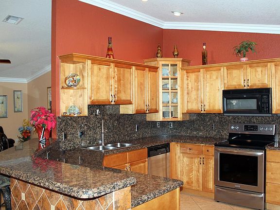 4th image of 15361 SW Palm Dr