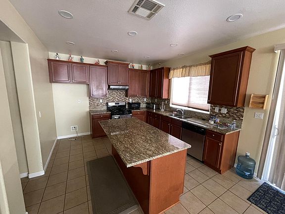 3rd image of 530 Starwood Ct
