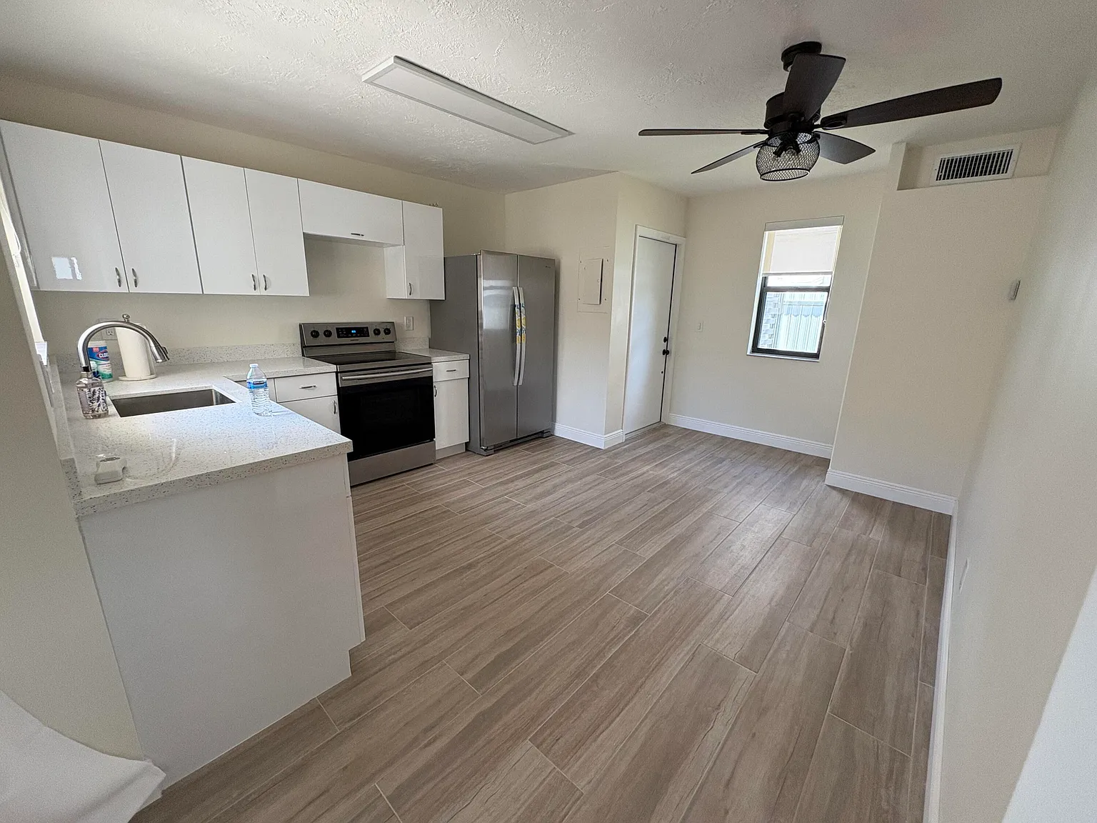 2 bed, 1.0 bath, $2,100 — Photo 4