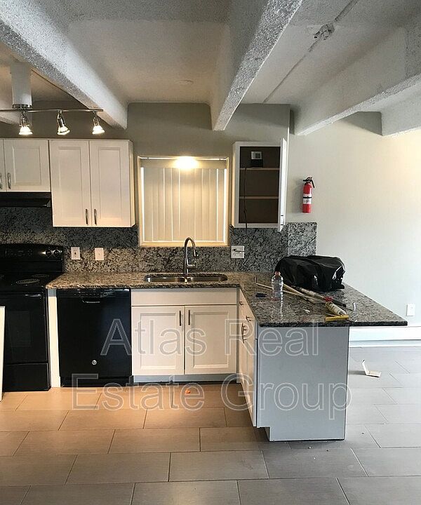 1st image of 137 W Broadmoor Dr Unit 1