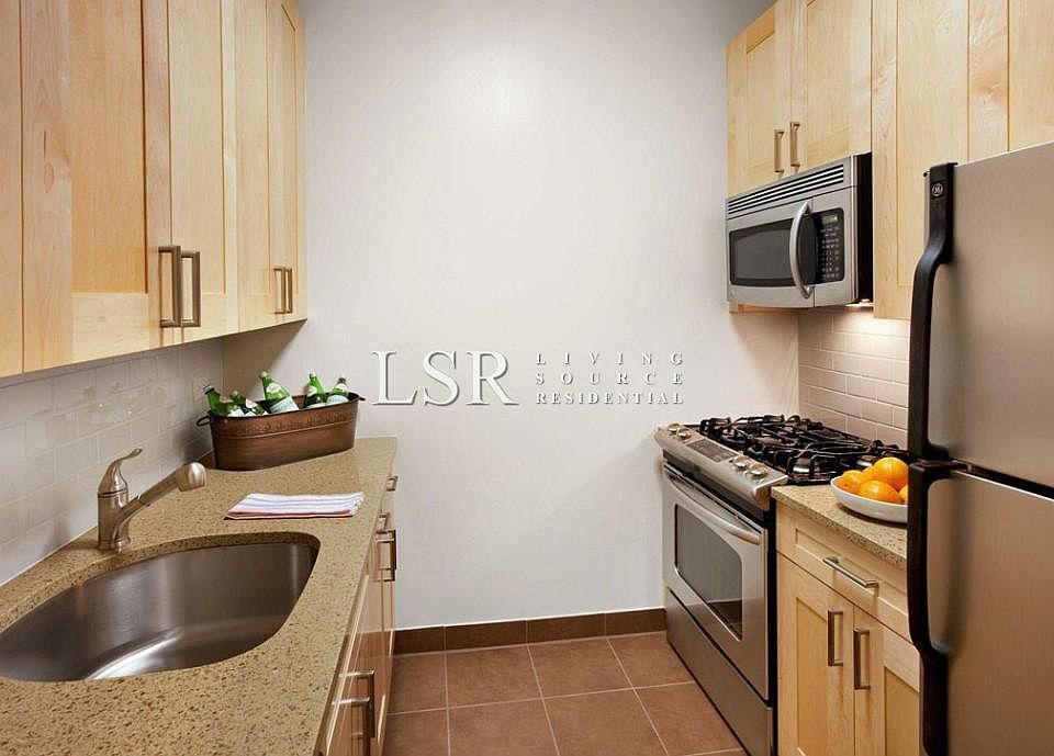 2nd image of 40 Exchange Pl Ste 2003