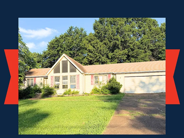 35 Maywood Dr — Photo 1