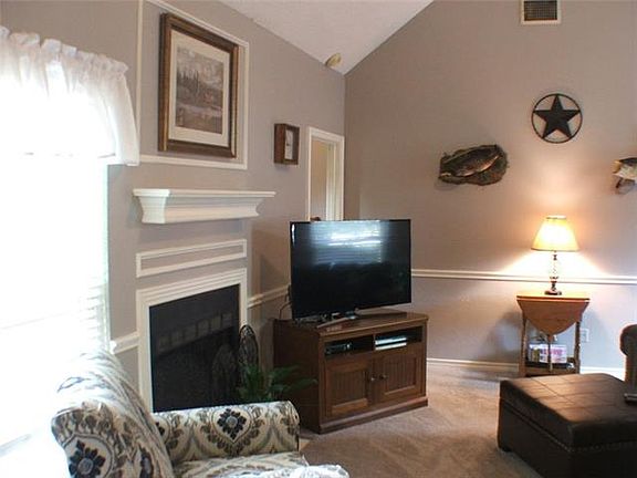 4th image of 820 Xavier Dr