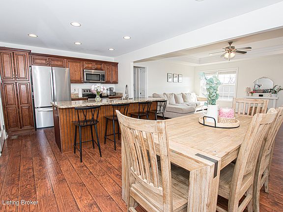 5th image of 135 Mockingbird Dr